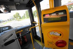 Zapomniała kupić bilet. Kontroler wykręcił jej rękę, a policjant kazał mówić po polsku