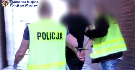 Zaatakował nożem pielęgniarkę w szpitalu. Usłyszał zarzut