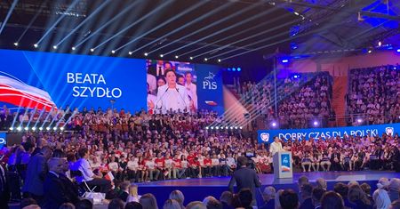 Wybory 2019. Konwencja PiS w Lublinie. Szydło: 1200 zł minimalnej emerytury i dodajemy drugą trzynastkę