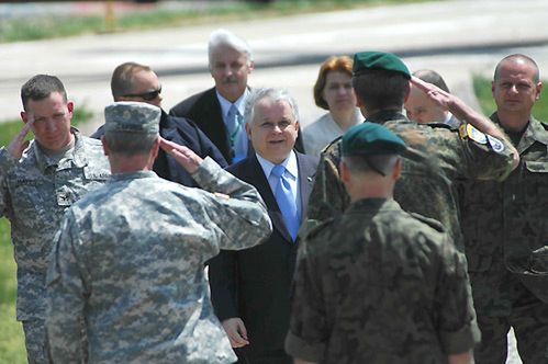 Prezydent podziękował żołnierzom w Kosowie za służbę