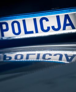 Samochód uderzył w drzewo. Nie żyją dwie osoby