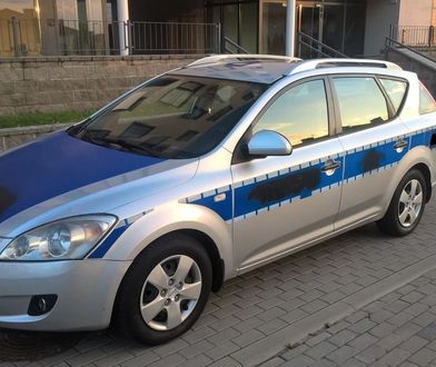 Policyjna Kia Cee’d trafiła na aukcję. Kusi nie tylko mocą, ale i ceną