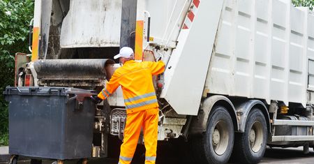 Niemcy wywożą śmieci do Polski. Często nielegalnie
