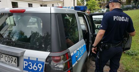 Niania znęcała się nad dzieckiem. Jest nagranie, a prokuratura umarza sprawę