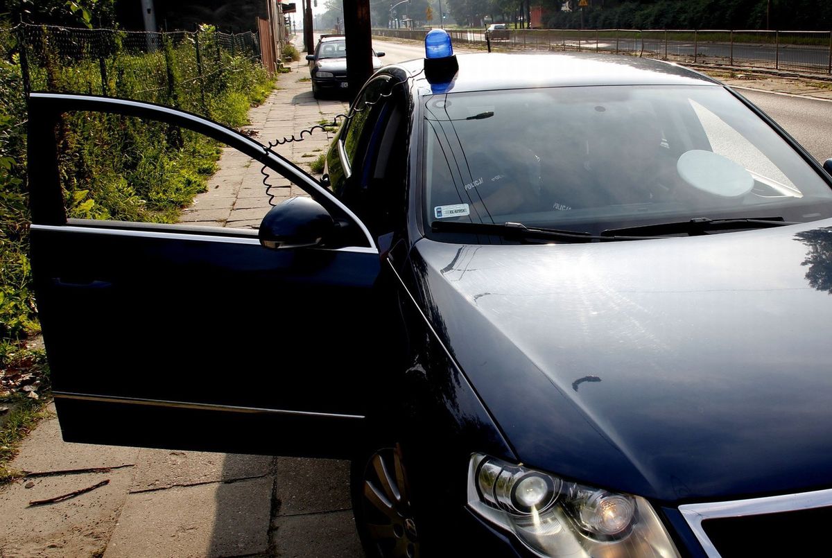 Oszust udający policjanta zatrzymywał kierowców w Grodzisku Mazowieckim. Został zatrzymany po pościgu