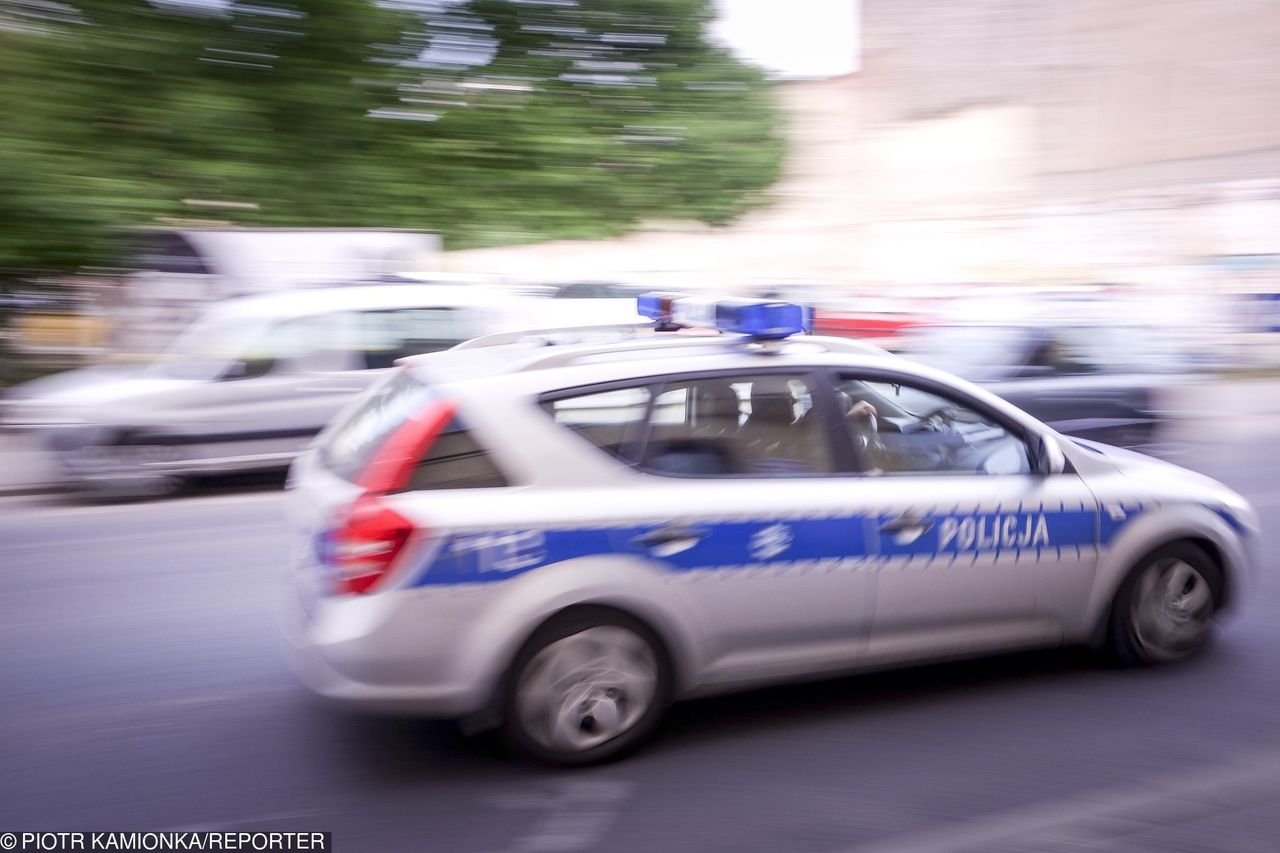 Miała 30 km do porodówki. Pomogli policjanci