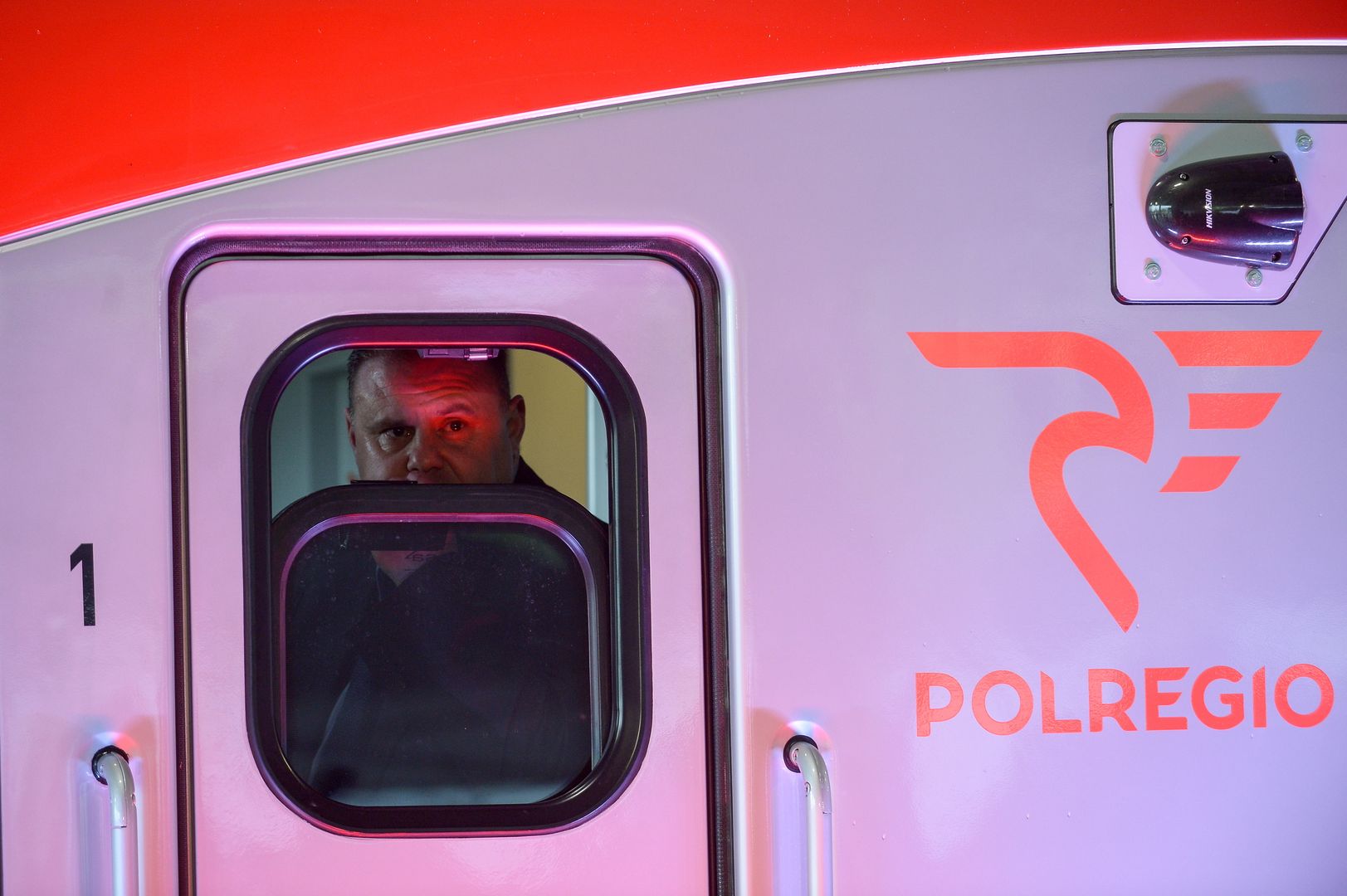 Pociąg Polregio, czyli regionalnego przewoźnika w Polsce.