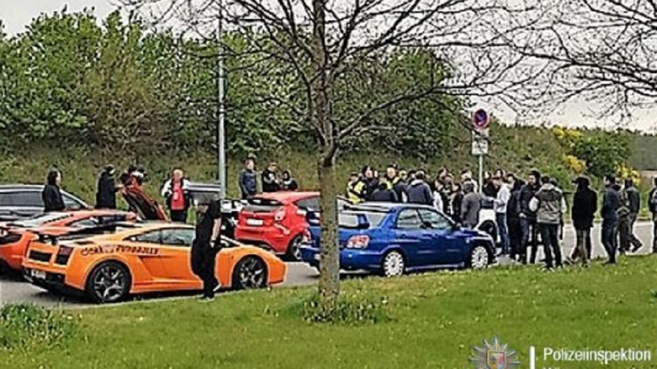 Niecodzienny widok na niemieckiej autostradzie A20 przy granicy z Polską.