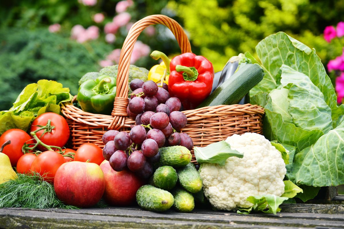 O jedzeniu, kupowaniu  i przechowywaniu sezonowych warzyw i owoców. Rozmowa z dietetyk Anną Wieczorek