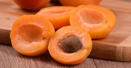 Zjadł pół paczki "zdrowych" pestek. Ledwo wywinął się śmierci