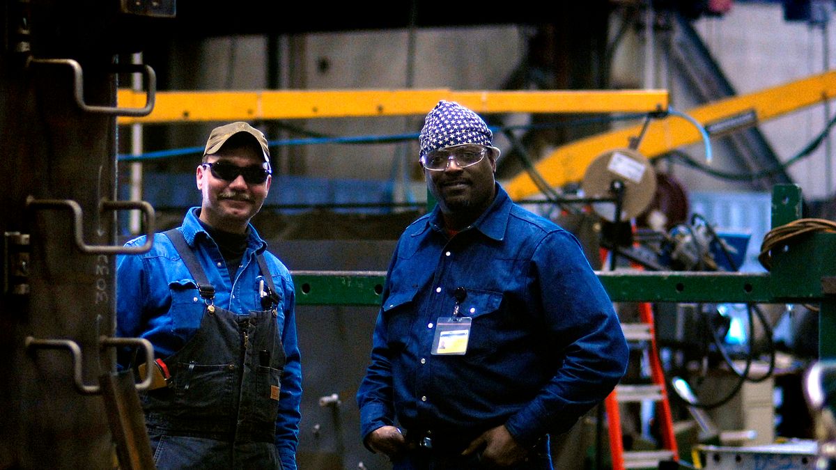 Według badań IBM w wyniku automatyzacji około 50,3 miliona chińskich pracowników może wymagać przekwalifikowania.