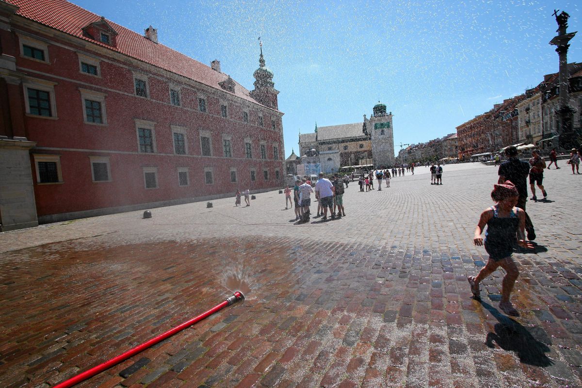 Nadchodzą upały. Kurtyny wodne już czekają