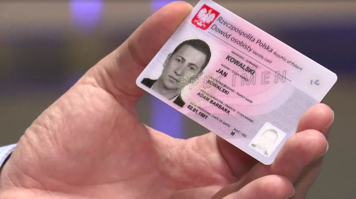 W wydanych dotychczas e-dowodach brakuje części informacji w warstwie elektronicznej