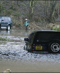 Ulewne deszcze zablokowały miasto