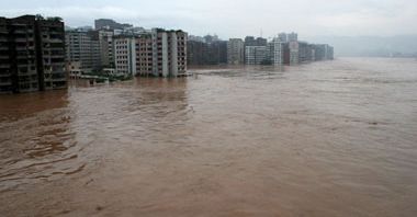 Dziewięć ofiar powodzi w Chinach