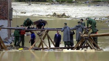 Przygotowania do ewakuacji mieszkańców jednej z zalanych wiosek