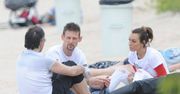 Gwiazdor "Ani Mru Mru" Michał Wójcik z nową partnerką na plaży [PAPARAZZI]