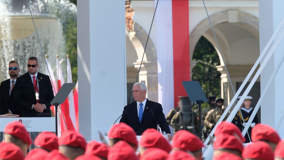 Warszawa. Wiceprezydent USA Mike Pence podczas uroczystości w stolicy