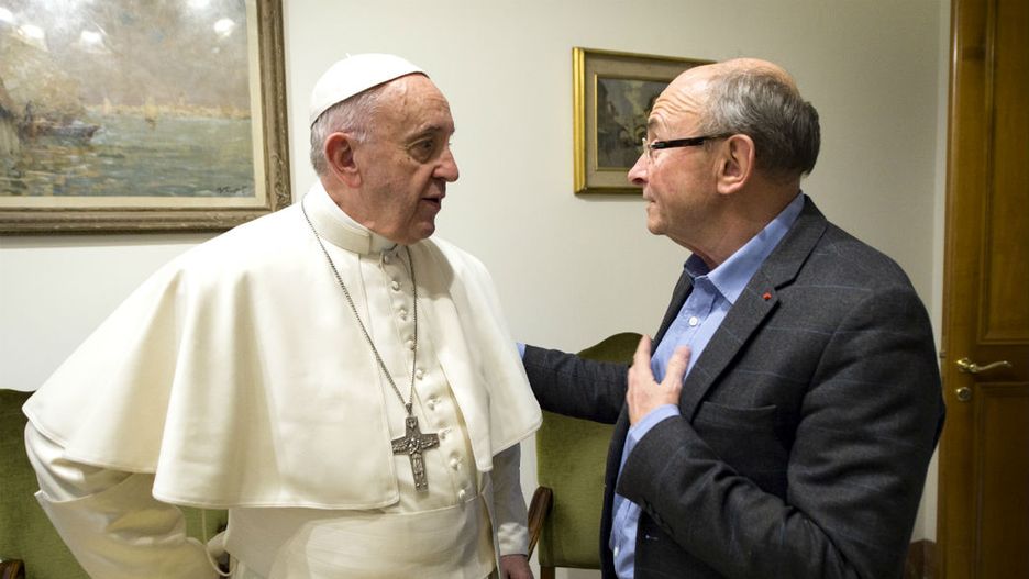 Papież Franciszek dzieli się nieznanymi aspektami osobistego życia i wizją świata z Dominique Woltonem
