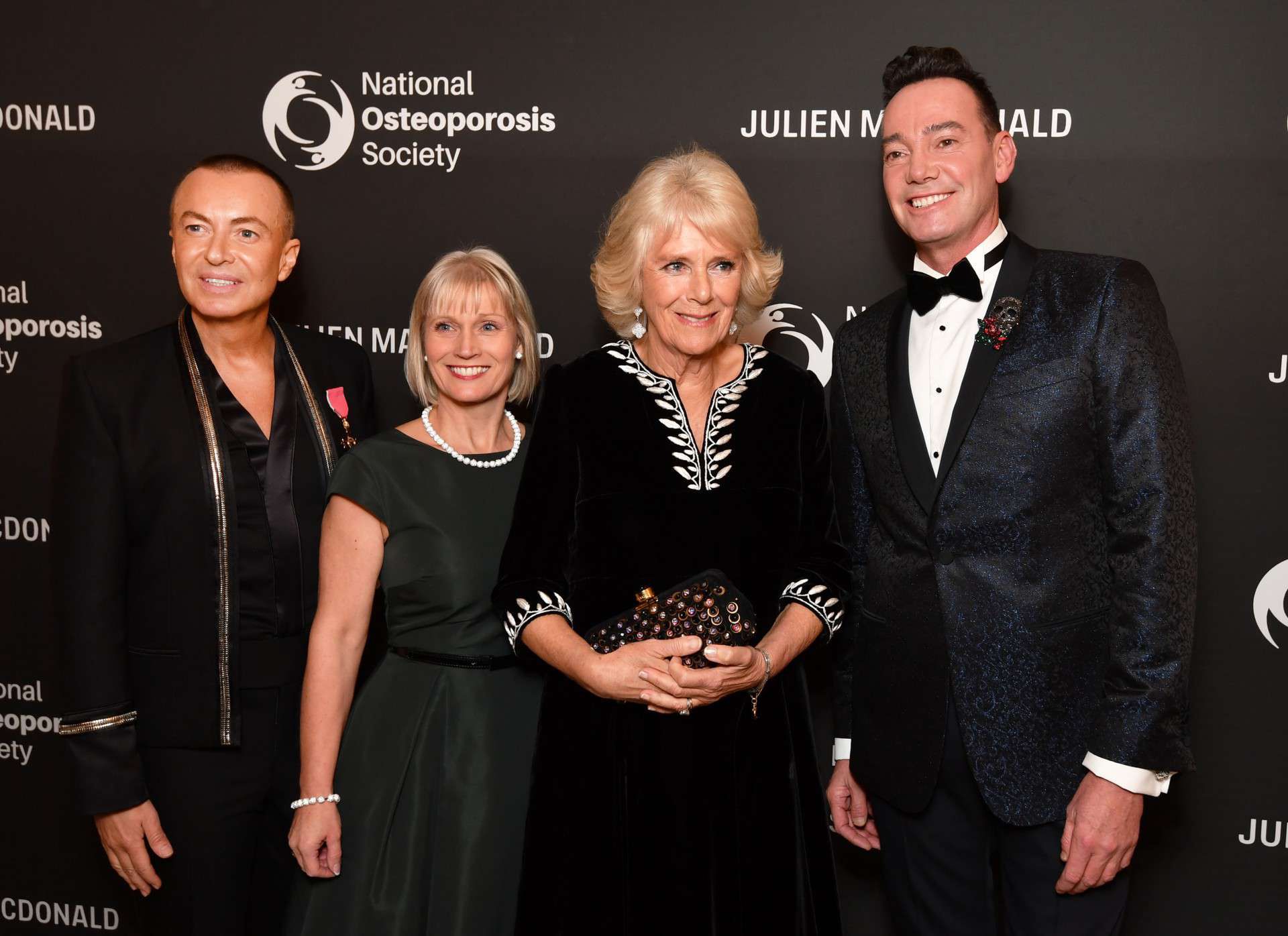 Camilla Parker Bowles na pokazie mody Julien Macdonald Fashion Show
