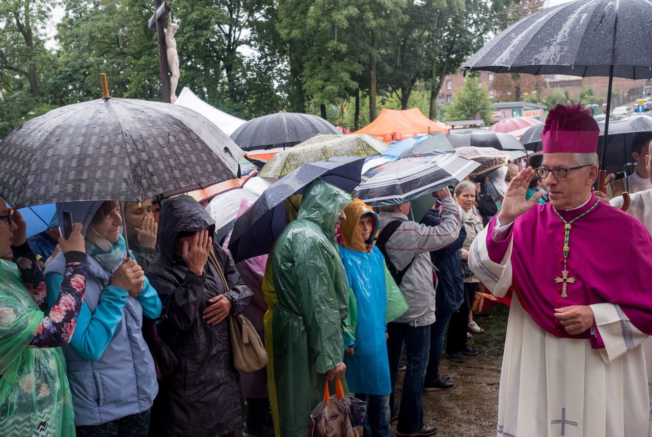 Niedziela+. Arcybiskup apeluje do rządu o poparcie projektu "Solidarności". Niedziele mają być wolne od handlu