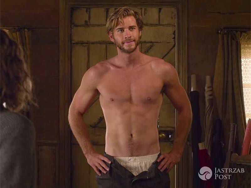 Liam Hemsworth bez koszulki, schudł