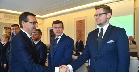 Było jedno, będą dwa – PiS mnoży ministerstwa. "Na posady dla kolegów się znalazło"
