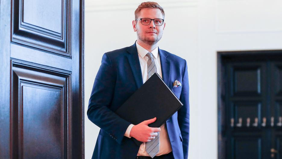 Minister środowiska Michał Woś był pierwszym politykiem w rządzie, u którego potwierdzono koronawirusa