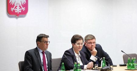 Makowski: "Nie da się zbudować stabilnego państwa, jeśli prawo pisze się po nocach, na kolanie" [OPINIA]