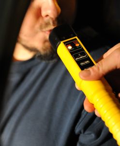 Łódzkie: wiózł córki autem. Miał 3 promile