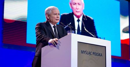 Nieprawidłowości w finansowaniu konwencji PiS. Będą musieli oddać Brukseli miliony