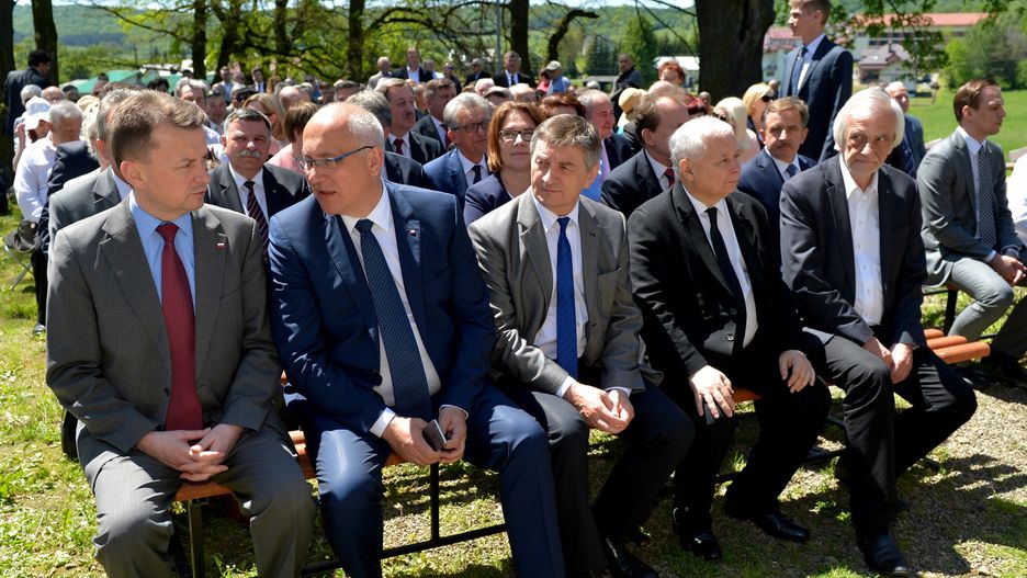 Prawo i Sprawiedliwość w sondażach partyjnych na pierwszym miejscu