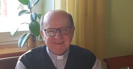 Ksiądz z Podkarpacia też zbierał na WOŚP. Zrezygnował z tacy, a wierni wrzucali pieniądze do puszek
