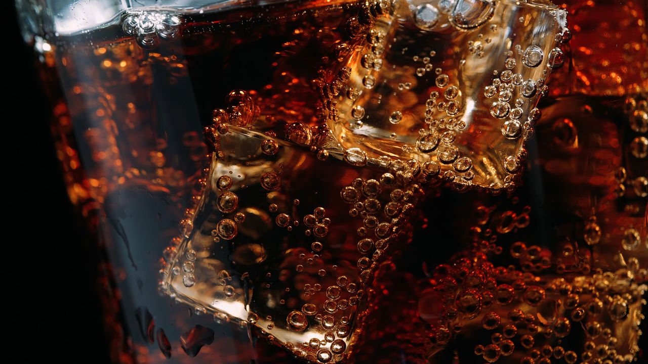 cola na grypę żołądkową, fot. getty images