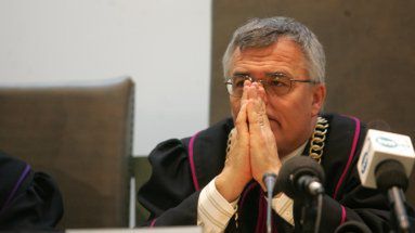 Sędzia Piotr Hofmański podczas rozprawy