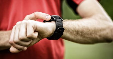 Niedrogie smartwatche na każdą kieszeń. Gadżet, który faktycznie się przydaje