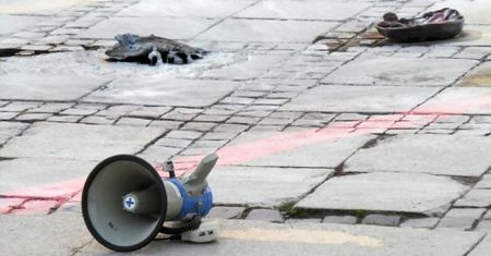 Samospalenie w Warszawie. Niektóre komentarze pozostawiają wiele do życzenia