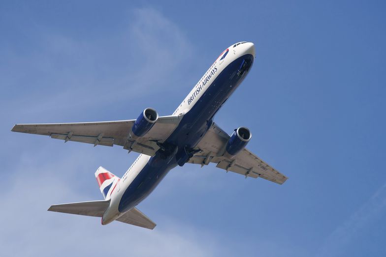 Ponad 4500 służbowych podróży samolotami odbyli w roku budżetowym 2018-2019 brytyjscy urzędnicy.