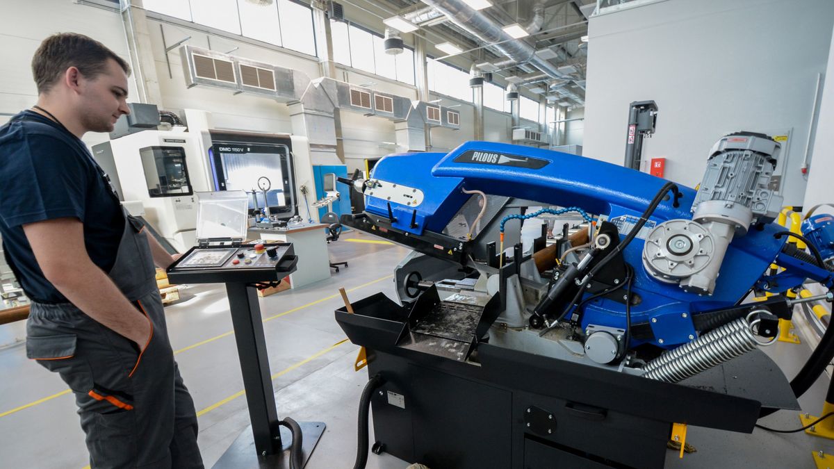 Na zdjęciu hala firmy Infinitech 3D specjalizującej się w technologii druku 3D