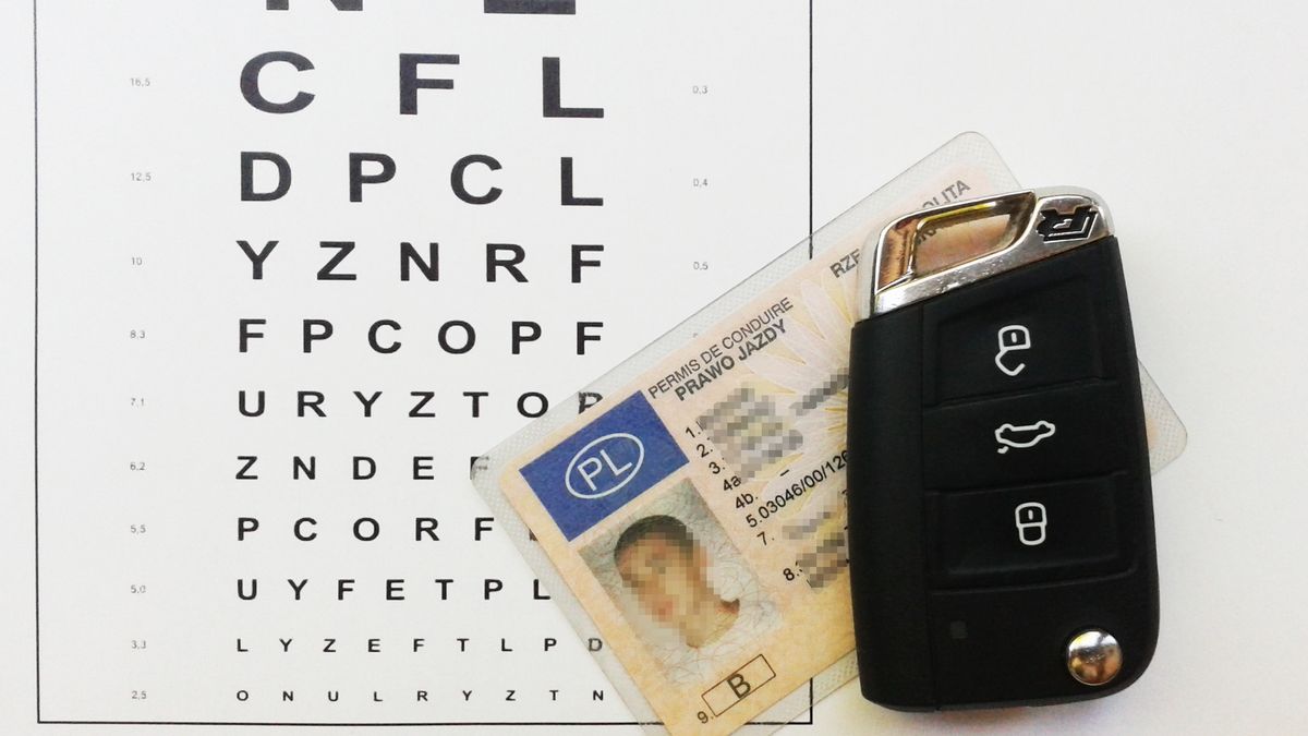 Prawo jazdy 2019. "Jazda na suwak" i "korytarz życia" od dzisiaj obowiązkowe