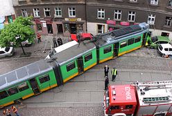 Tramwaj wjechał w budynek