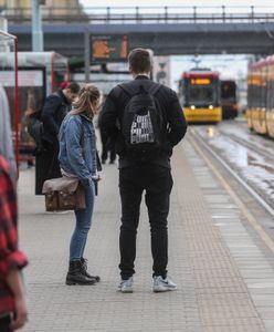 Utrudnienia na pl. Unii Lubelskiej. Tramwaj zderzył się z samochodem