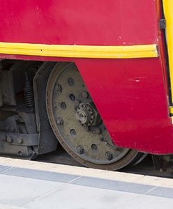 Bydgoszcz. Wykolejony tramwaj zablokował rondo