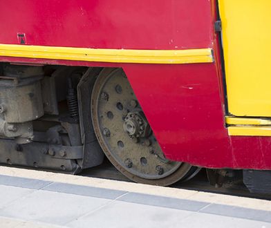 Bydgoszcz. Wykolejony tramwaj zablokował rondo