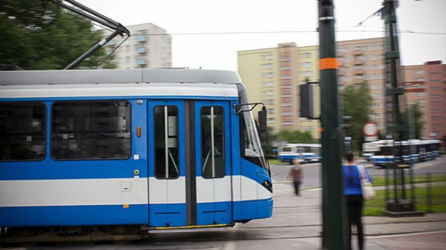 W wyniku zderzenia z tramwajem, piesza zmarła.