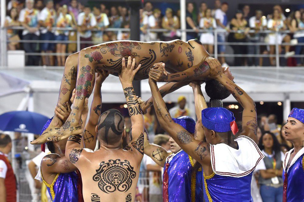 Fiesta w cieniu zrujnowanej gospodarki. W Brazylii ruszył karnawał