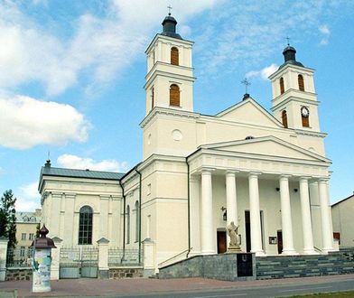 Miasto dorzuci się do emerytury. Byle tylko urzędnicy odeszli