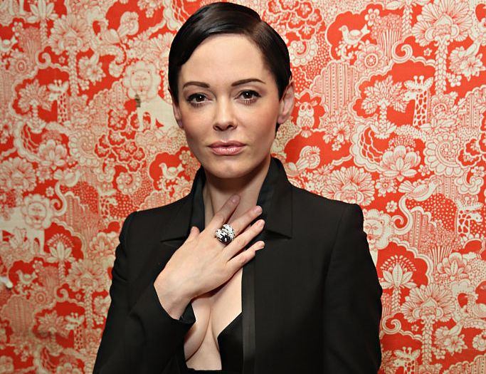 Rose McGowan idzie za ciosem. Aktorka zgwałcona przez hollywoodzkiego producenta opisze swoją historię w książce