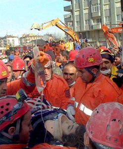 Przeżyła tydzień pod gruzami