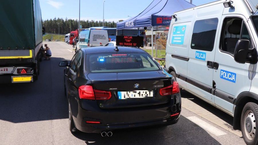 Nieoznakowane BMW w służbie policji